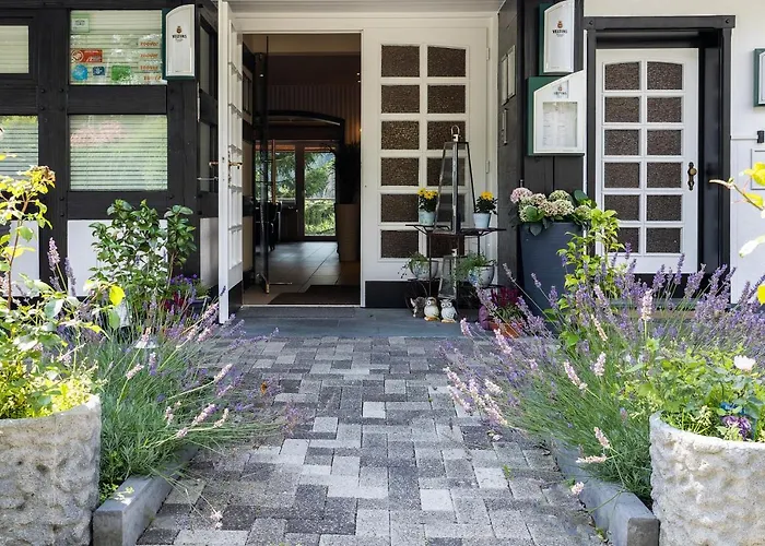 诺登蓝德豪斯酒店 3*